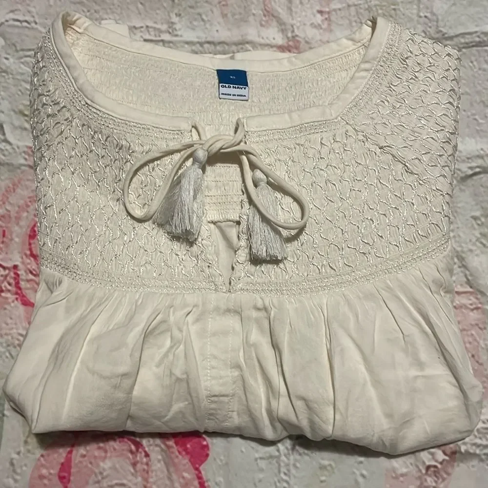 Old‎ Navy Long-Sleeve Smocked Embroidered Blouse
